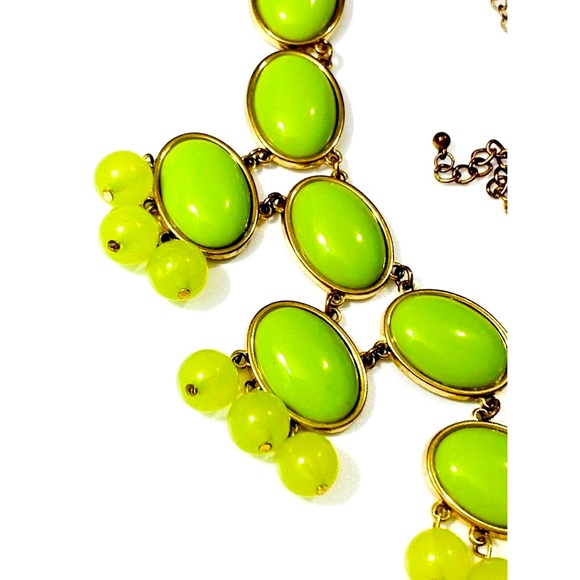 Lime Green Oval Statement Necklace - Picture 2 of 4
